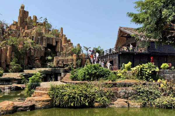 REAL VIETNAM CENTRAL HIGHLAND