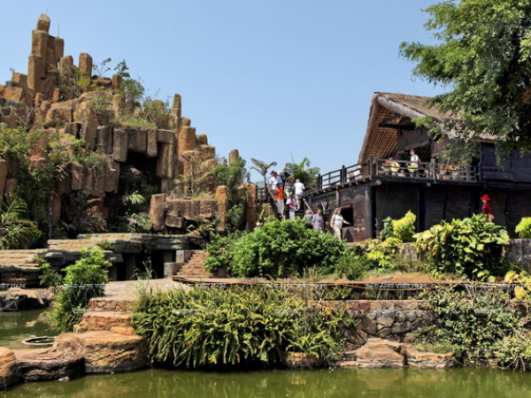 REAL VIETNAM CENTRAL HIGHLAND