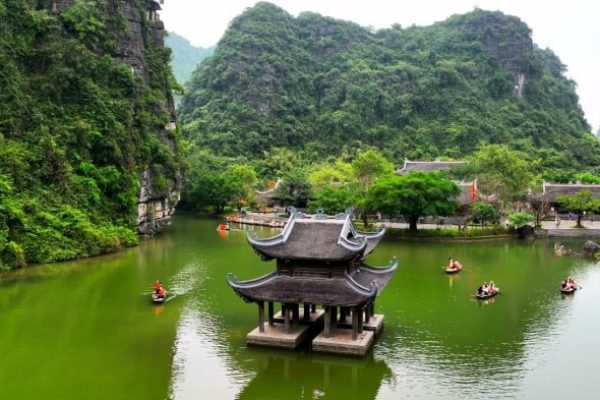 Hanoi – Mua cave – Hoa lu – Trang An 1 day ( Group tour)