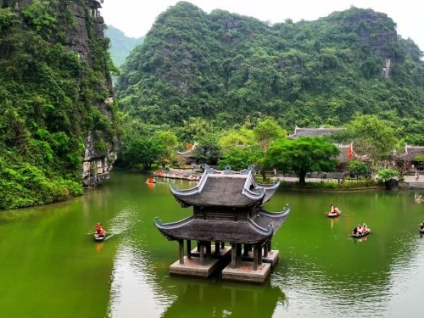 Hanoi – Mua cave – Hoa lu – Trang An 1 day ( Group tour)