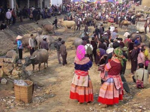 Sa Pa trekking – Coc Ly Market 3days / 4 nights by night train