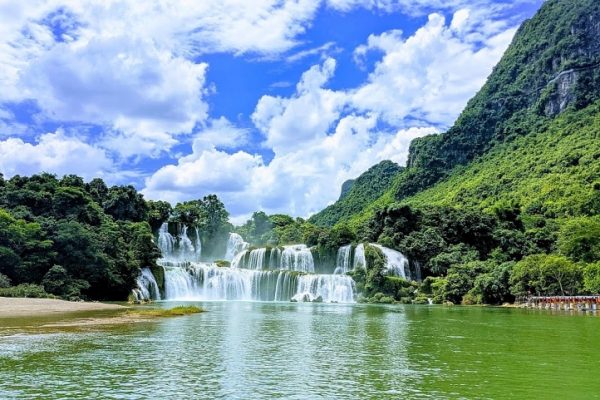 Special Loop in the Northeast of Vietnam 6 Days / 5 Nights Private tour
