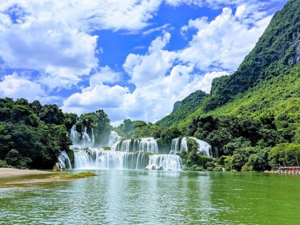 Special Loop in the Northeast of Vietnam 6 Days / 5 Nights Private tour