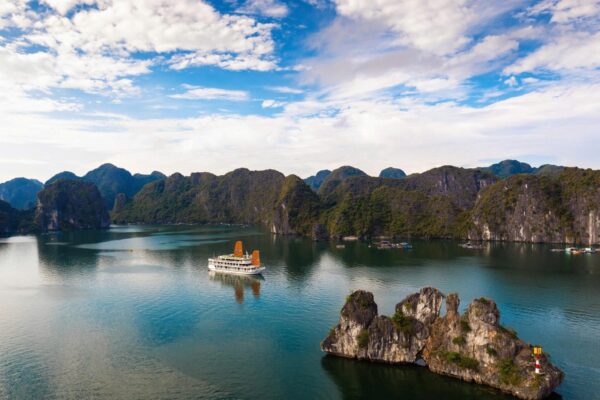Halong Bay on Vega Cruise & Ha Giang Loop 4 Days